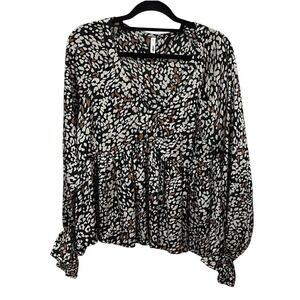 Glam Black‎ and White Ruffled Bishop Sleeve Blouse
